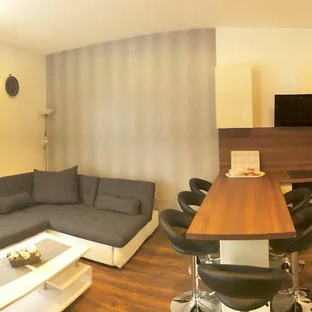 Beach & Center Wellness Apartman Apartment