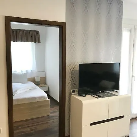 Beach & Center Wellness Apartman Apartment *