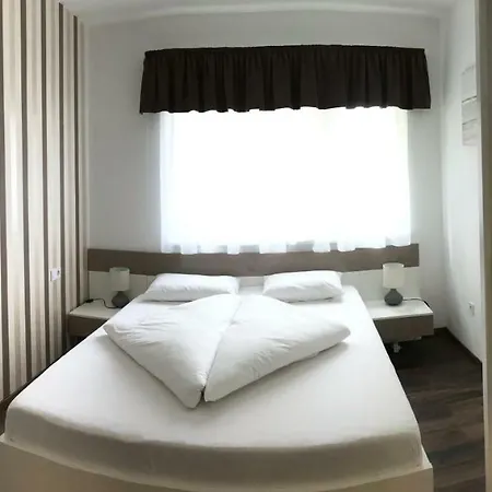 Beach & Center Wellness Apartman Apartment *